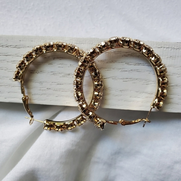 New Fashion Gold Hoop Earrings - Picture 5 of 6